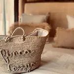 Domaine Lessya, Insolite & Bed and Breakfast