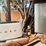 Domaine Lessya, Insolite & Bed and Breakfast Mauguio