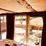 Domaine Lessya, Insolite & Bed and Breakfast