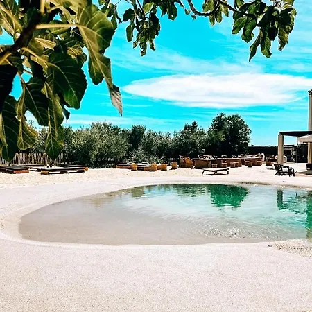 Domaine Lessya, Insolite & Alojamento de Acomodação e Pequeno-almoço 4*