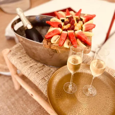 Domaine Lessya, Insolite & Alojamento de Acomodação e Pequeno-almoço 4*