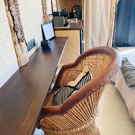 Domaine Lessya, Insolite & Bed & Breakfast 4*