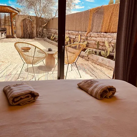 Domaine Lessya, Insolite & Bed & Breakfast