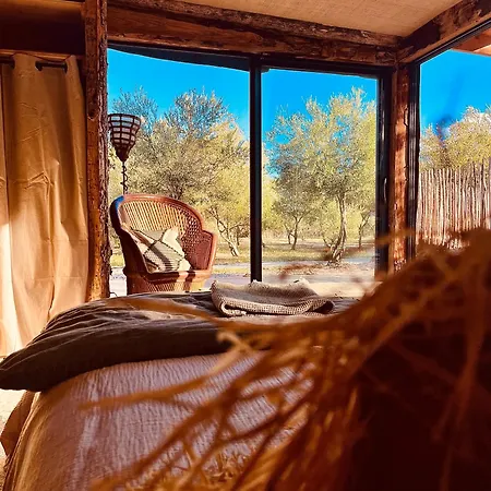 Domaine Lessya, Insolite & Bed & Breakfast Mauguio