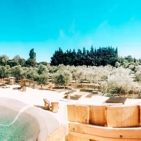 Domaine Lessya, Insolite & Alojamento de Acomodação e Pequeno-almoço 4*