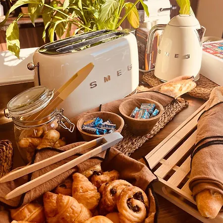 Domaine Lessya, Insolite & Bed & Breakfast