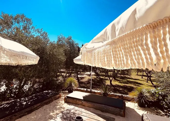 לינה וארוחת בוקר Domaine Lessya, Insolite &