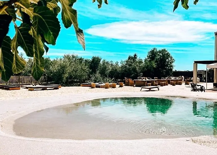 Domaine Lessya, Insolite & לינה וארוחת בוקר 4*