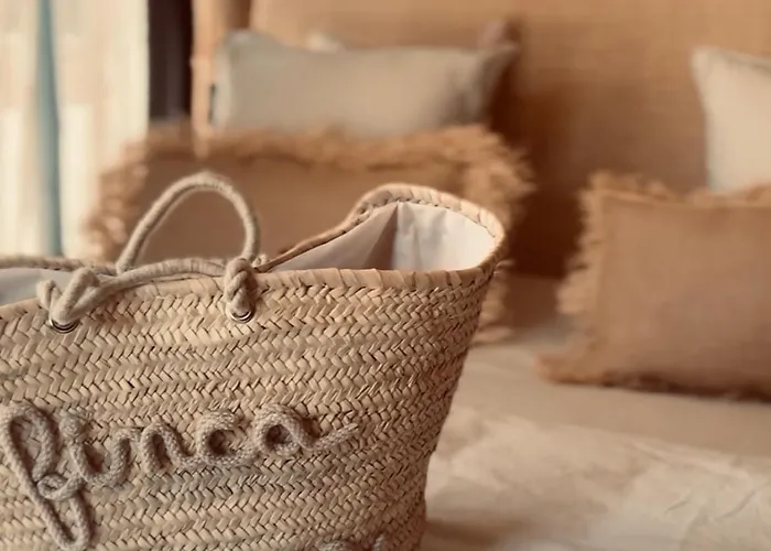 Domaine Lessya, Insolite & לינה וארוחת בוקר